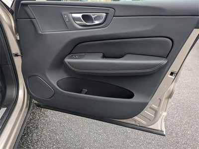 2025 Volvo XC60 Plus