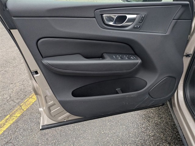 2025 Volvo XC60 Plus