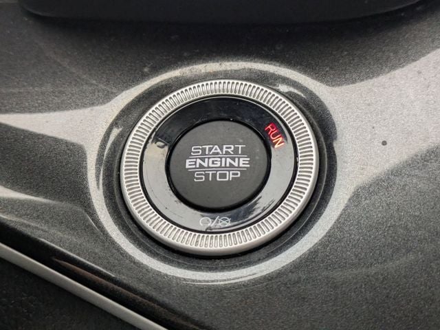 2023 Jeep Grand Cherokee Laredo 4x2