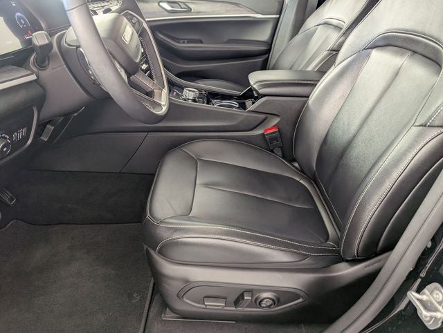 2023 Jeep Grand Cherokee Limited 4x2