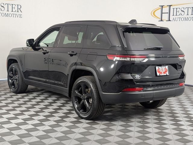 2023 Jeep Grand Cherokee Limited 4x2