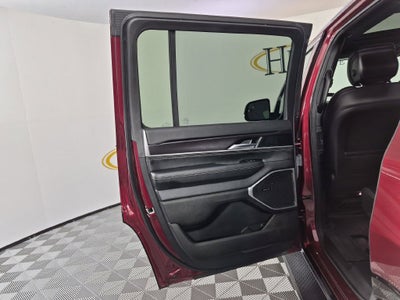 2024 Jeep Wagoneer Base
