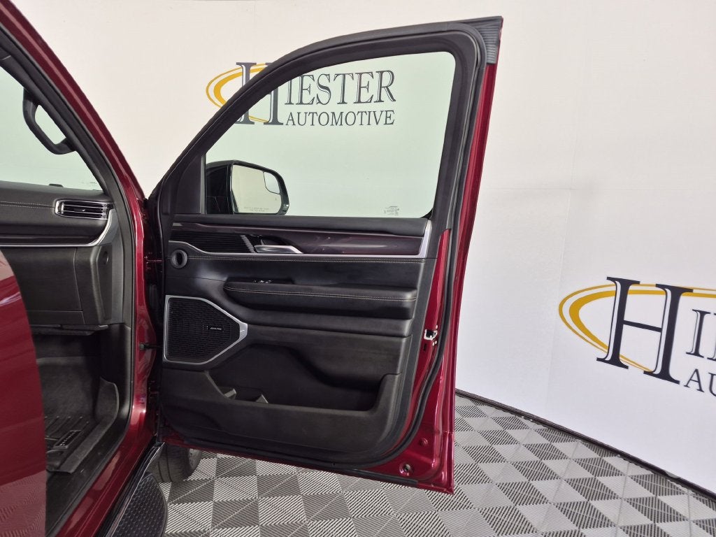 2024 Jeep Wagoneer Base