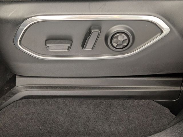 2023 Jeep Wagoneer Base