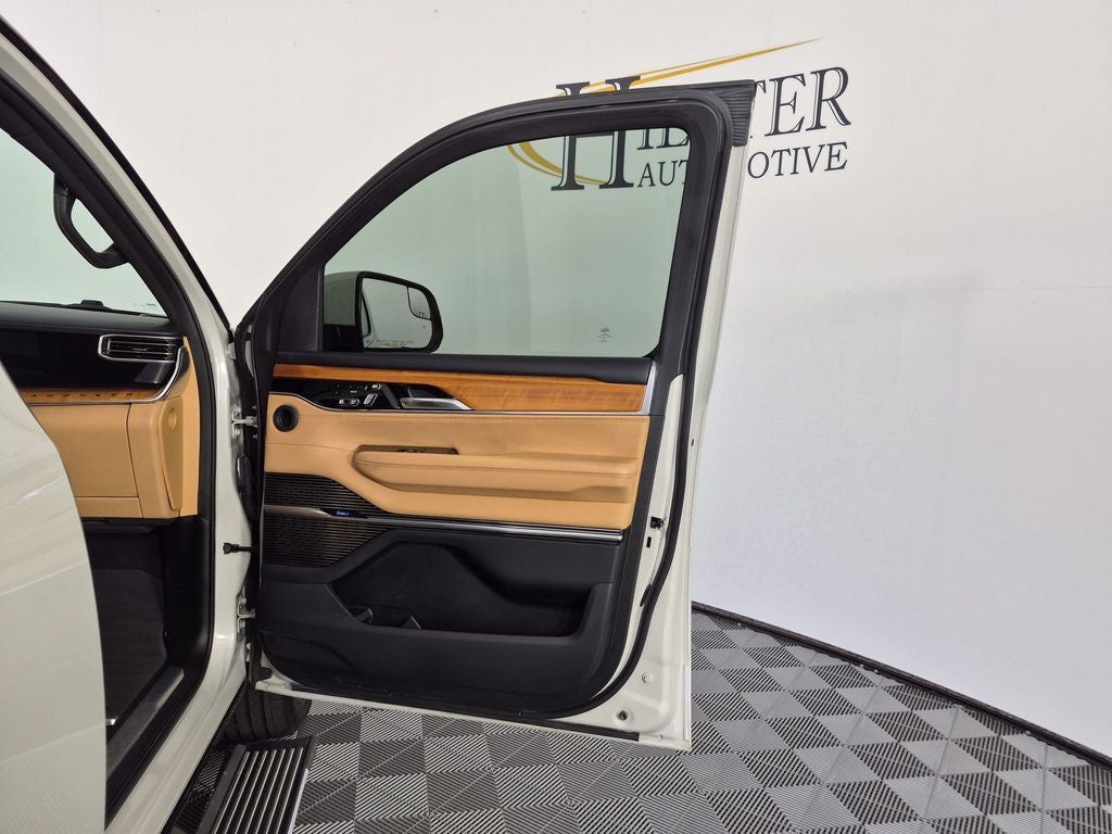 2022 Jeep Grand Wagoneer Series III
