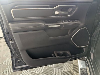 2020 RAM 1500 Laramie Crew Cab 4x4 5'7' Box