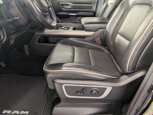 2020 RAM 1500 Laramie Crew Cab 4x4 5'7' Box