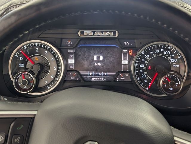 2020 RAM 1500 Laramie Crew Cab 4x4 5'7' Box