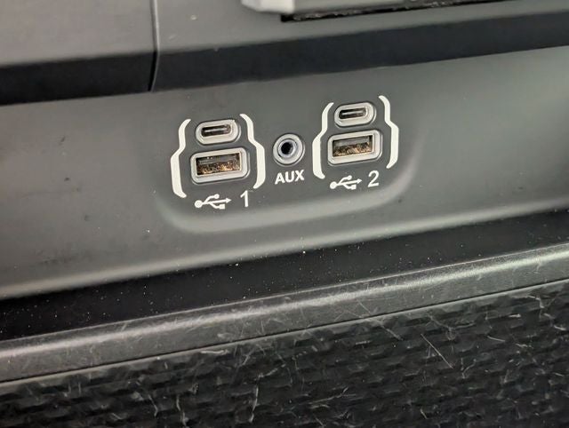 2020 RAM 1500 Laramie Crew Cab 4x4 5'7' Box