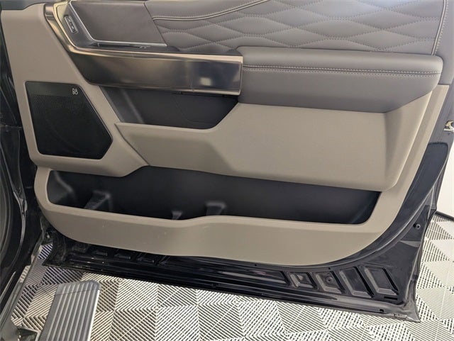 2025 Ford F-450SD Platinum DRW