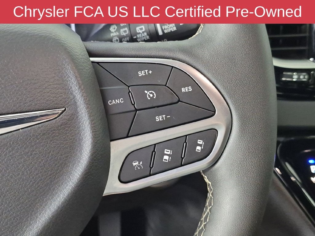 2025 Chrysler Pacifica Select