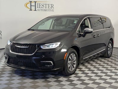 2023 Chrysler Pacifica Hybrid Limited