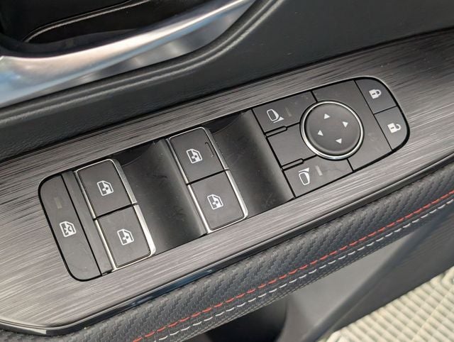 2025 Nissan Kicks SR FWD