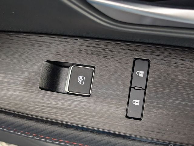 2025 Nissan Kicks SR FWD