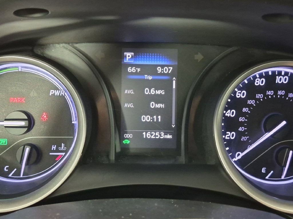 2023 Toyota Camry Hybrid LE