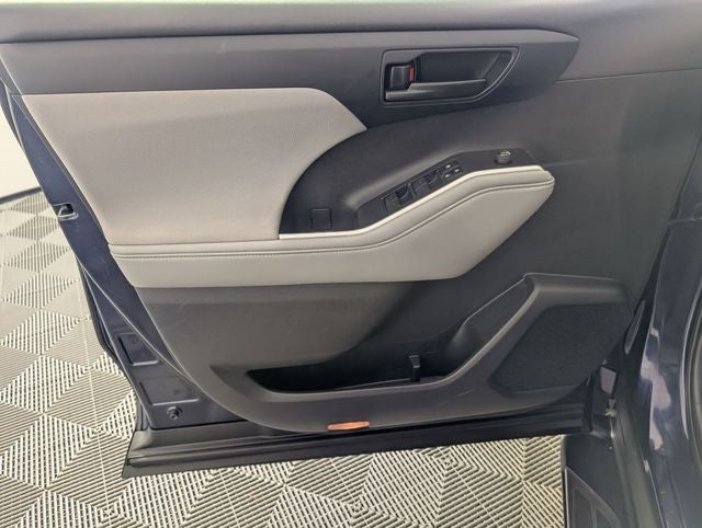 2023 Toyota Highlander Hybrid LE