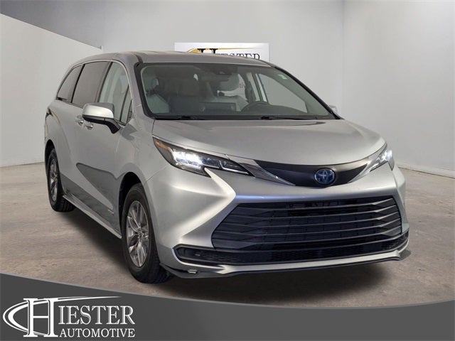 2021 Toyota Sienna LE 8 Passenger