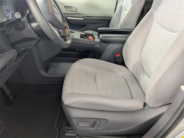 2021 Toyota Sienna LE 8 Passenger
