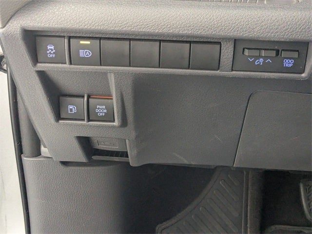 2021 Toyota Sienna LE 8 Passenger