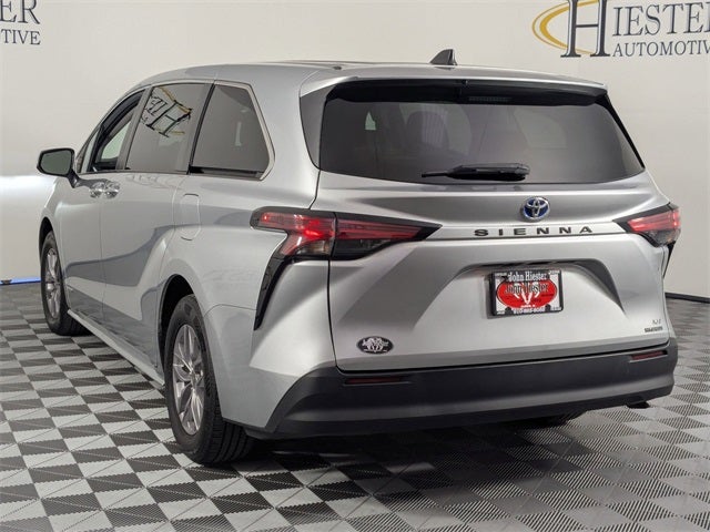 2021 Toyota Sienna LE 8 Passenger