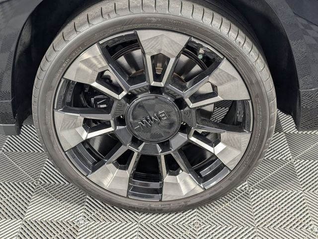 2024 BMW XM Base