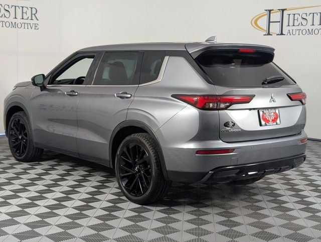 2022 Mitsubishi Outlander Black Edition