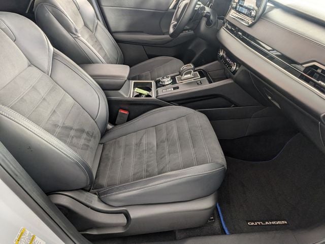 2024 Mitsubishi Outlander PHEV Base