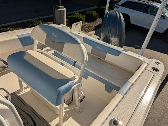 2024 Robalo R202 Explorer Base