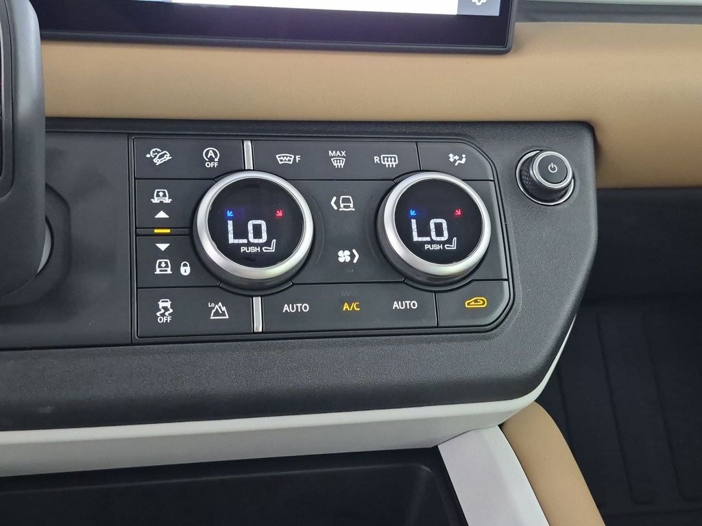 2025 Land Rover Defender 110 S