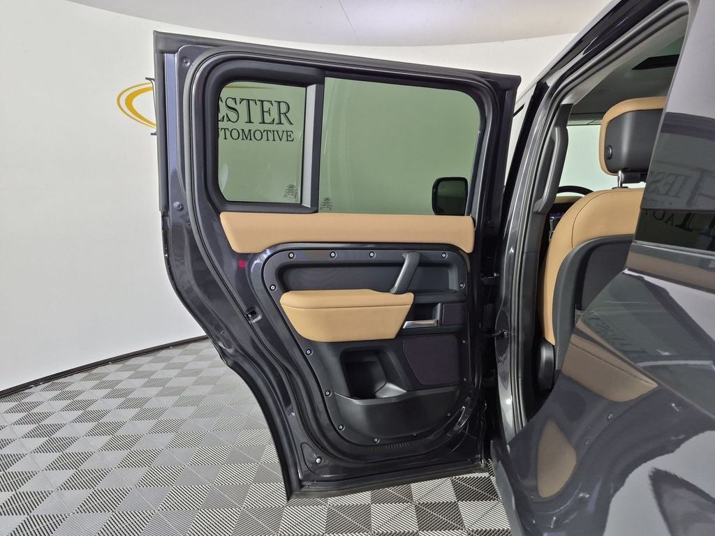 2025 Land Rover Defender 110 S