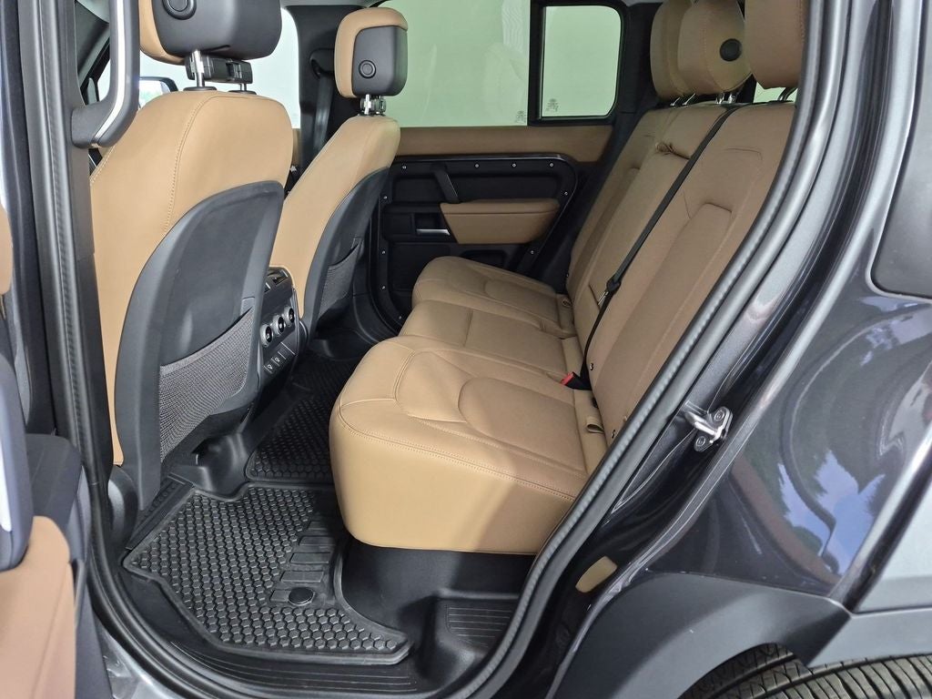 2025 Land Rover Defender 110 S