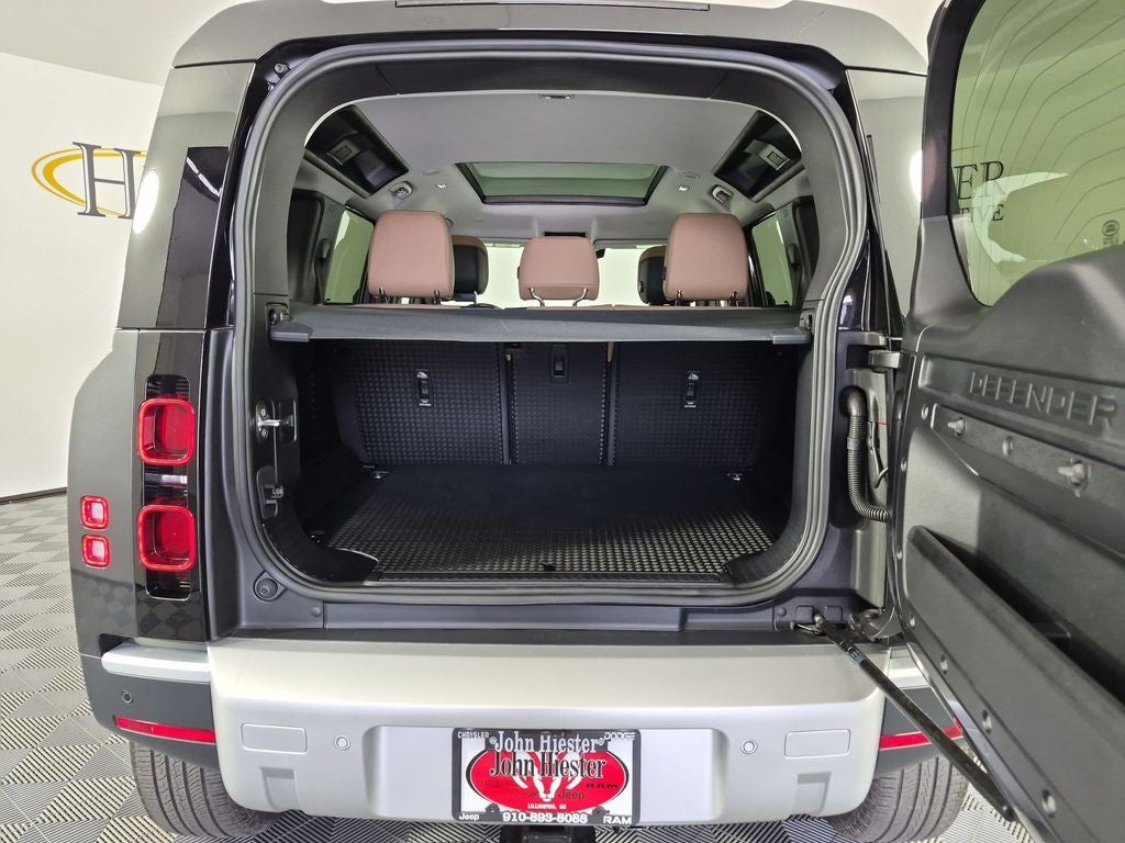 2025 Land Rover Defender 110 S