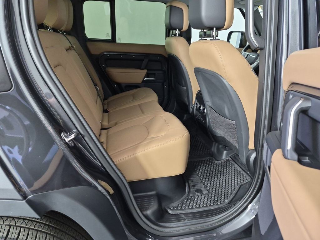 2025 Land Rover Defender 110 S