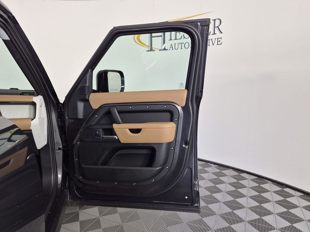 2025 Land Rover Defender 110 S
