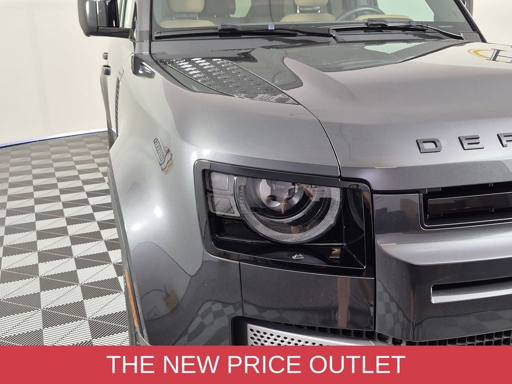2025 Land Rover Defender 110 S