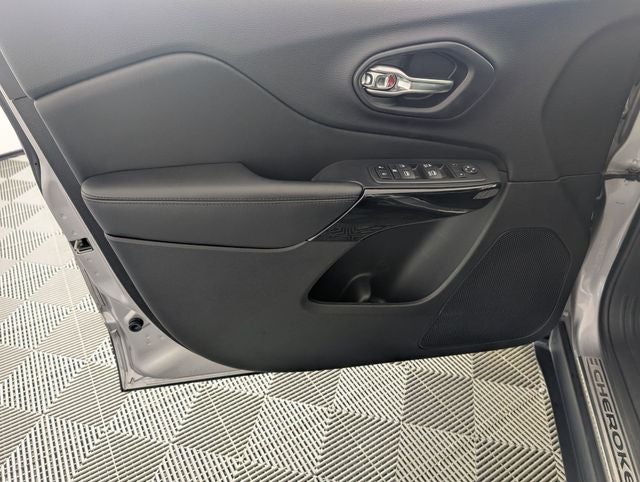 2020 Jeep Cherokee Altitude