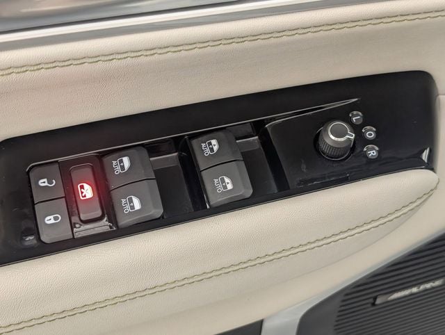 2024 Jeep Wagoneer Base