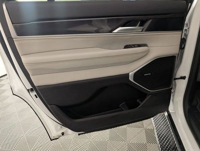 2024 Jeep Wagoneer Base