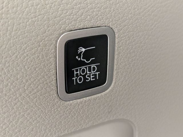 2024 Jeep Wagoneer Base