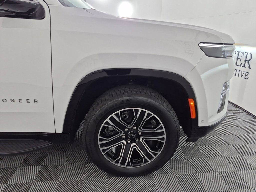 2026 Jeep Grand Wagoneer Base