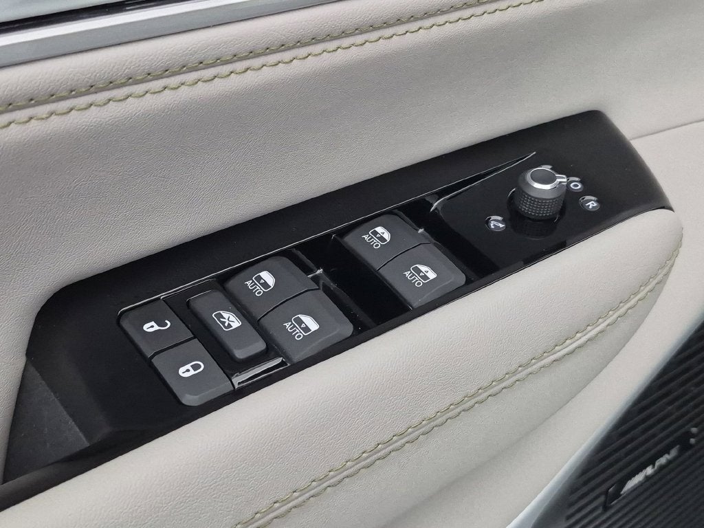 2026 Jeep Grand Wagoneer Base