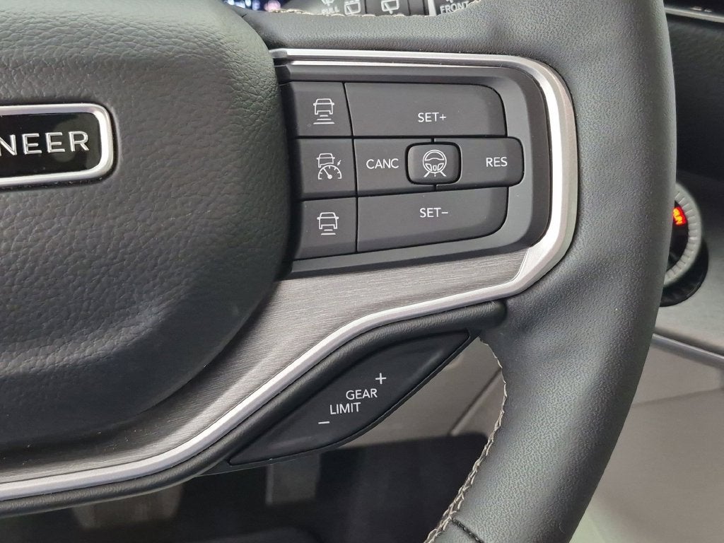 2026 Jeep Grand Wagoneer Base