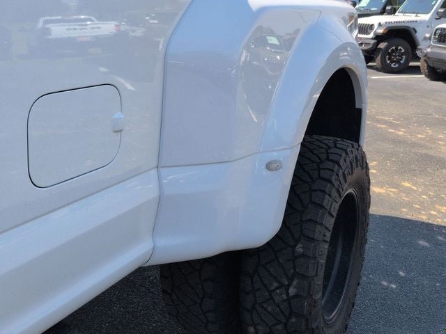 2021 Ford F-350SD Lariat DRW Black Widow