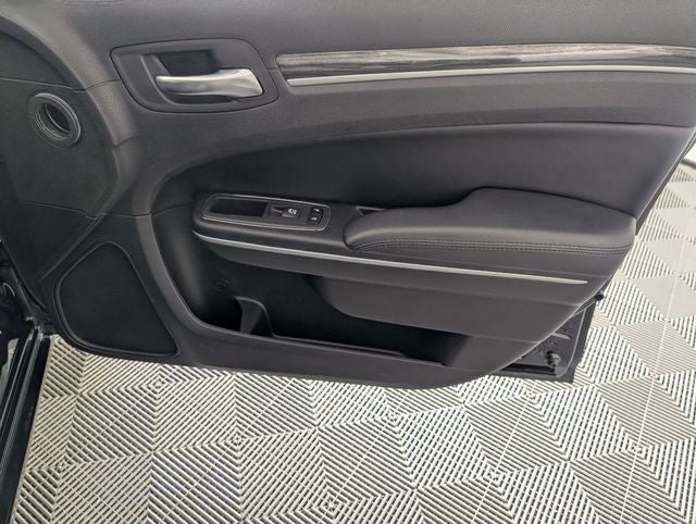 2022 Chrysler 300 Touring