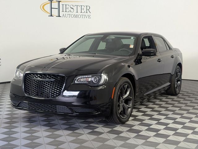2022 Chrysler 300 Touring