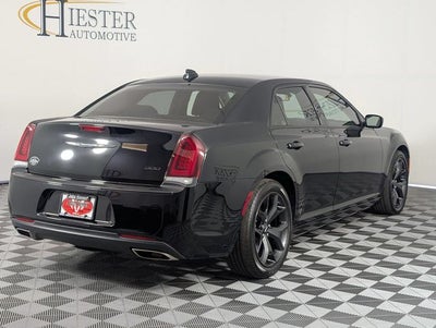 2022 Chrysler 300 Touring