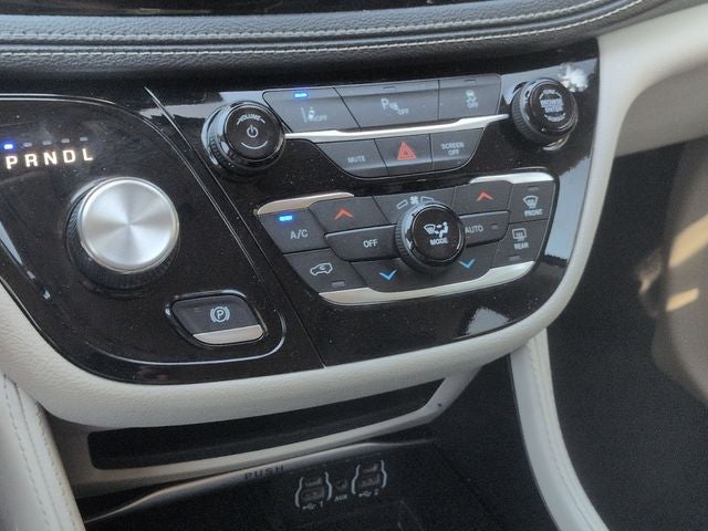 2023 Chrysler Pacifica Hybrid Limited