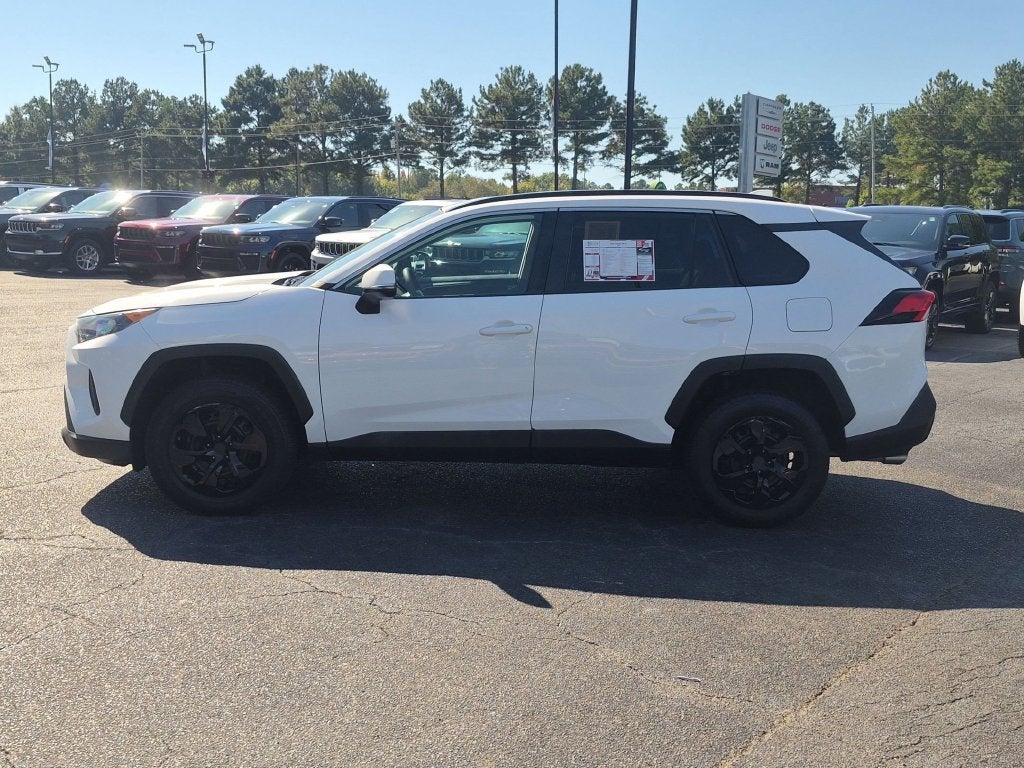2020 Toyota RAV4 LE