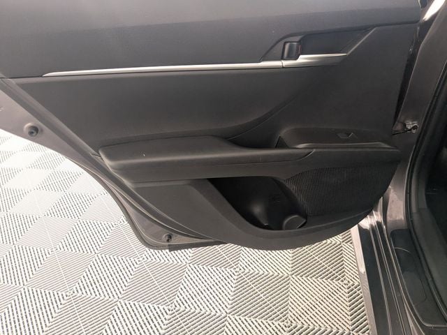 2023 Toyota Camry Hybrid LE