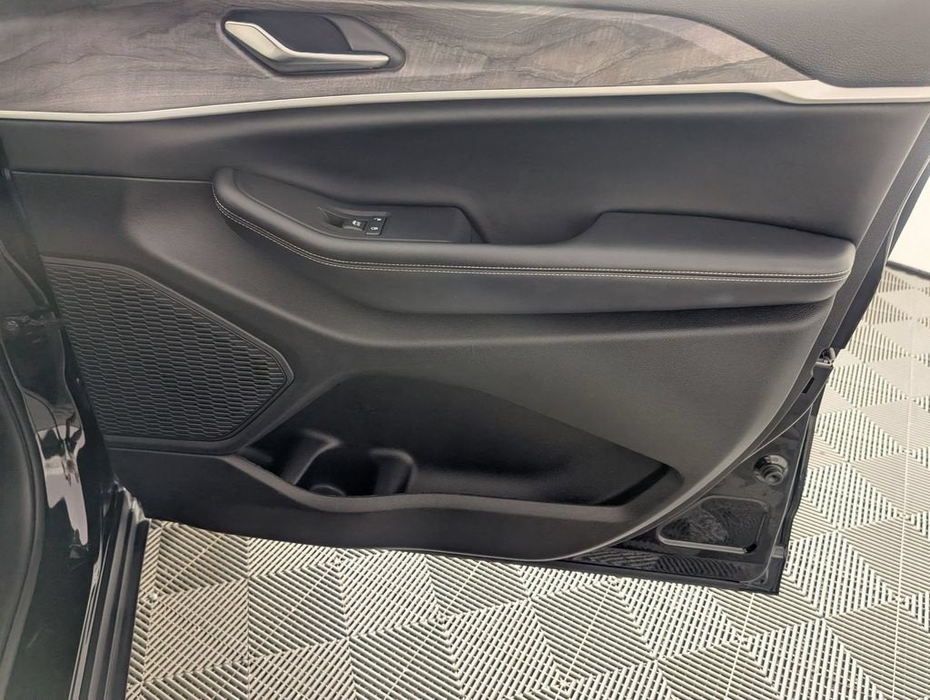 2023 Jeep Grand Cherokee L Limited 4x2